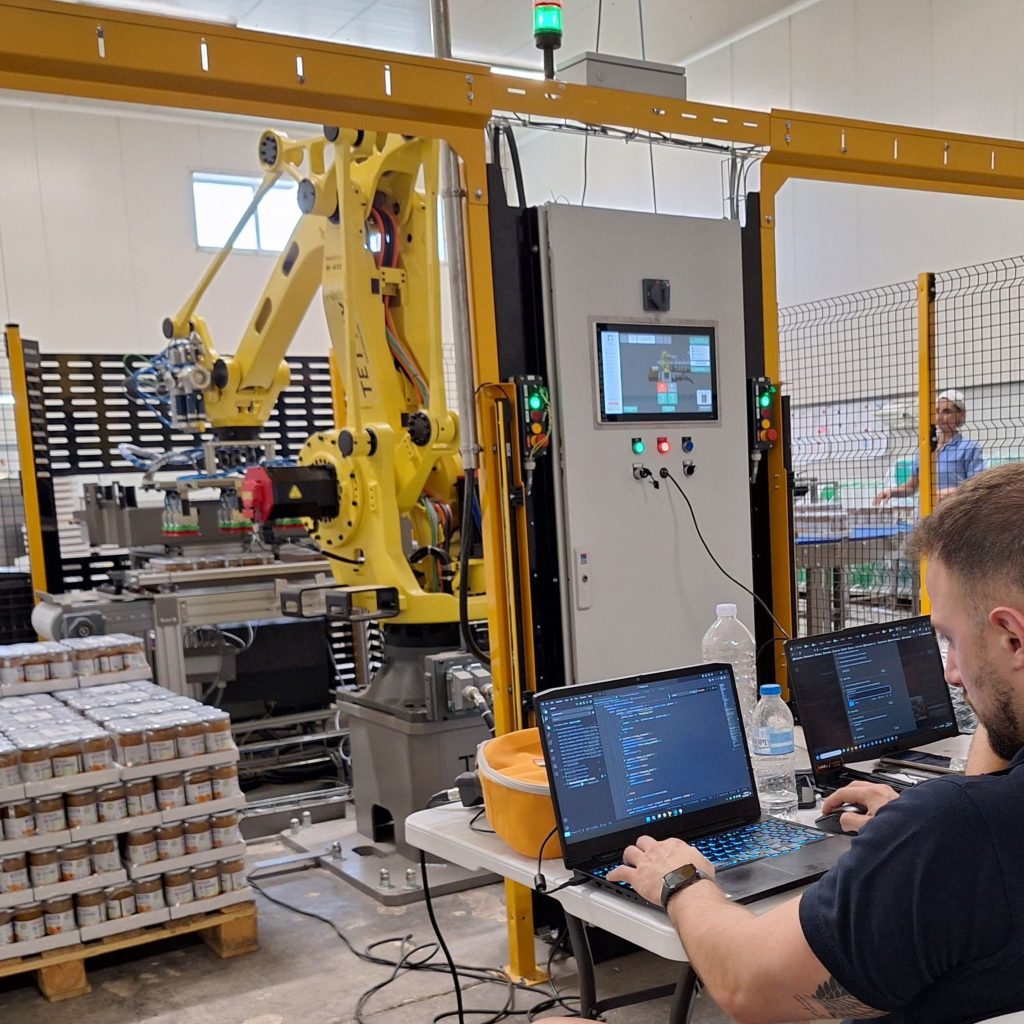 operator for Next-Gen Robotic Palletizing